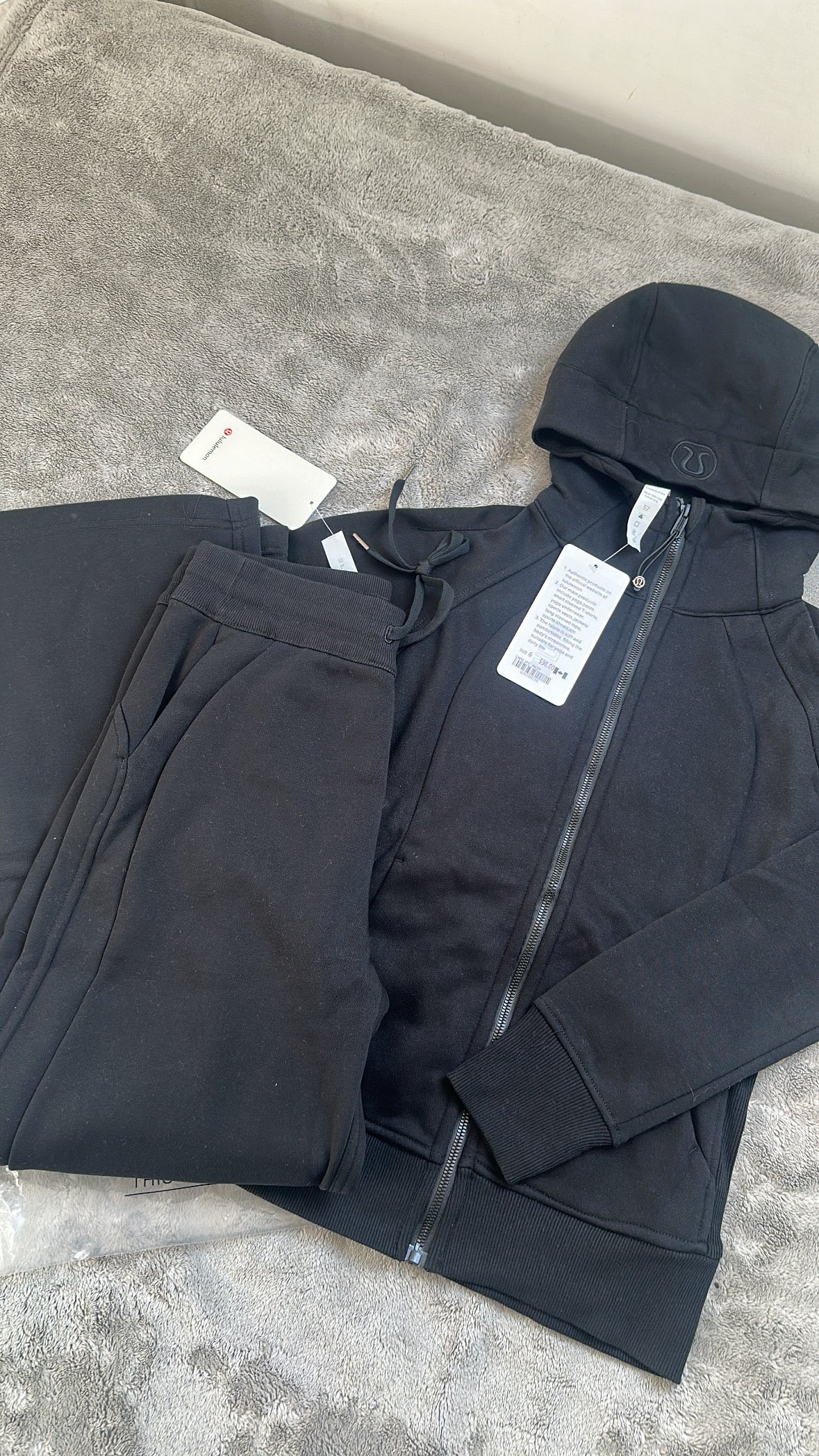 Ensemble Scuba Hoodie + Jogging