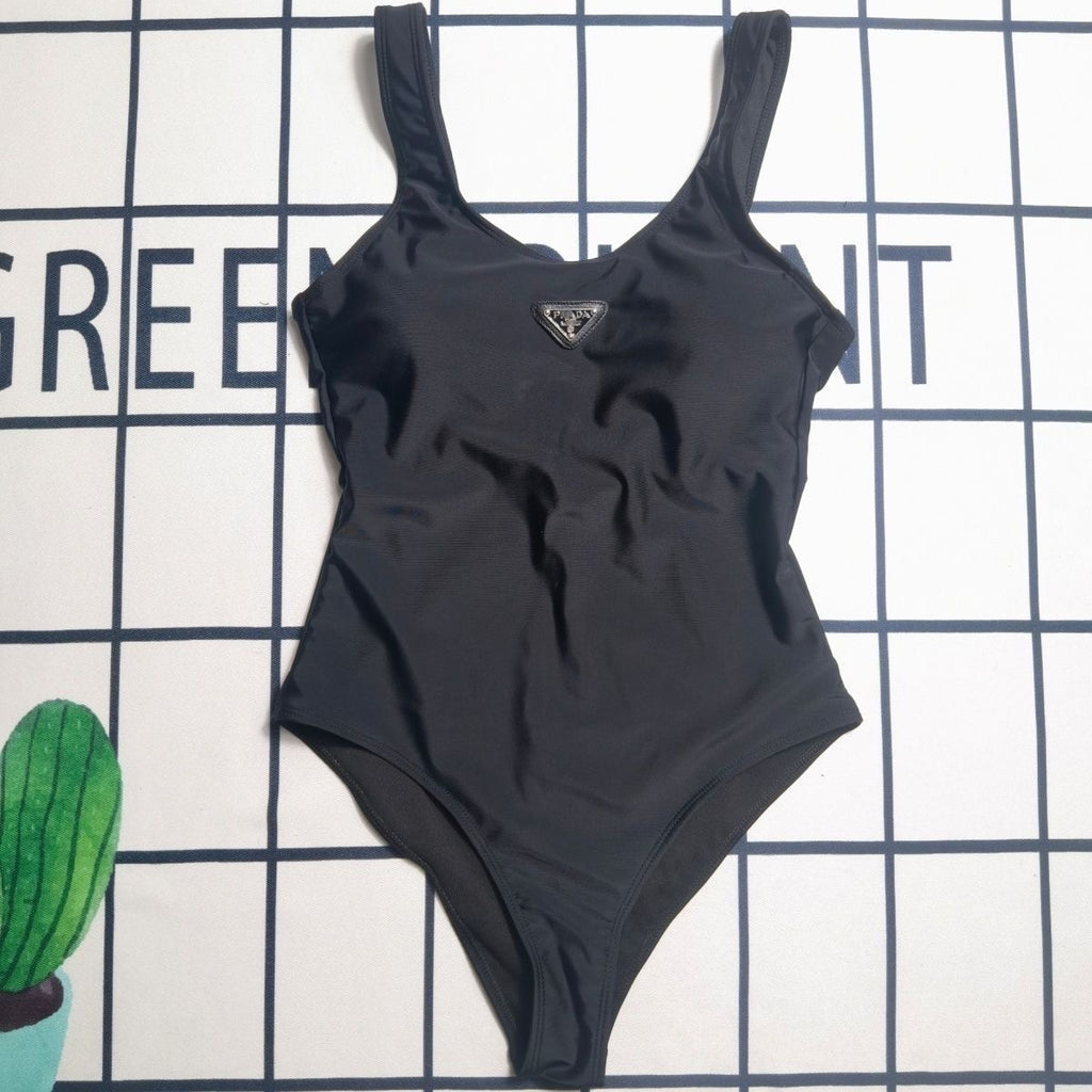 Maillot de bain une pièce noir logo triangle