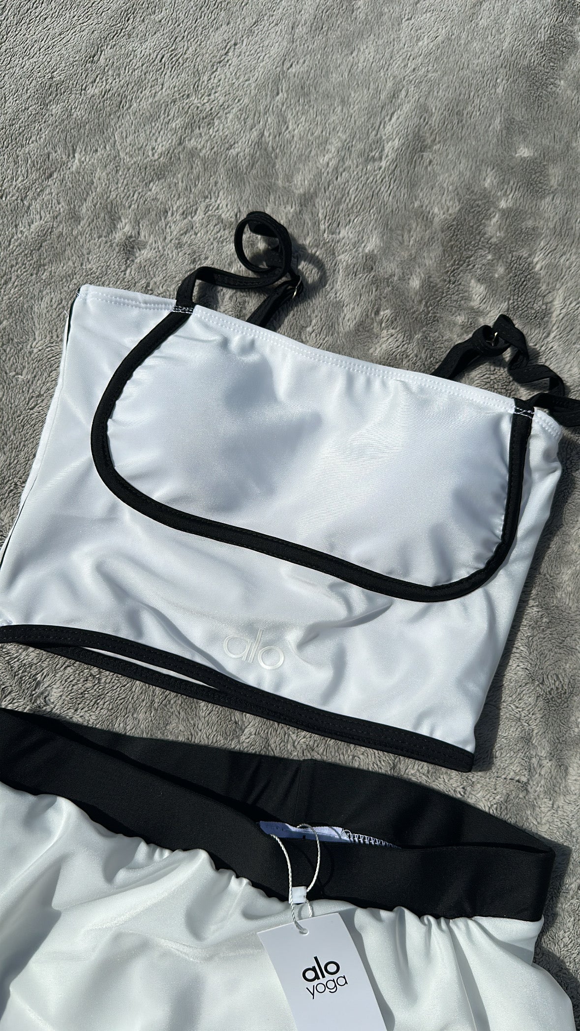 Ensemble Sport Blanc & Noir Brassière + Short