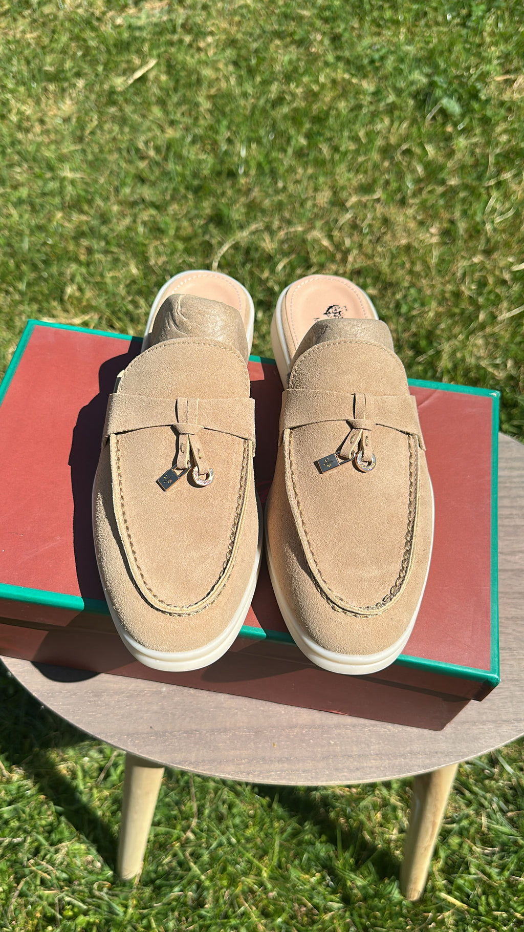 Mules Suède Beige à Pompons