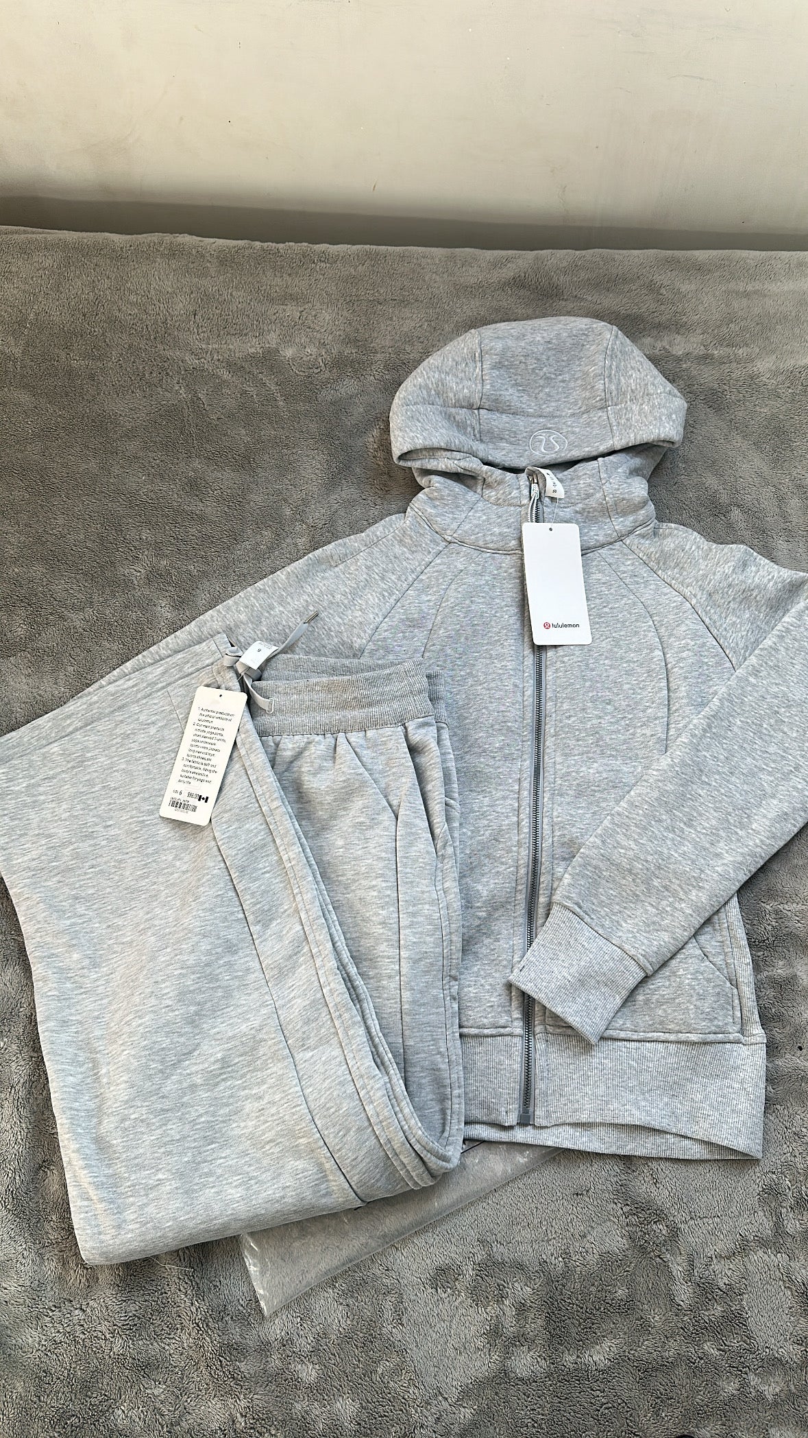 Ensemble Scuba Hoodie + Jogging