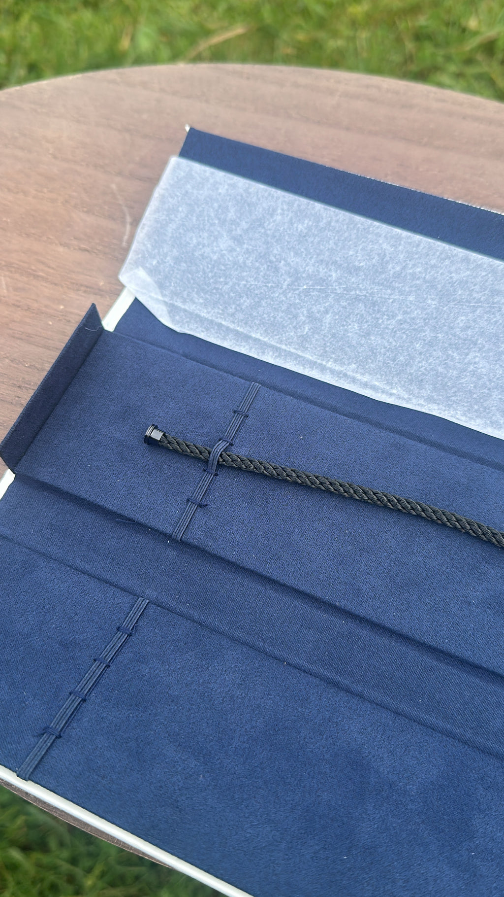Bracelet Câble Noir – Fermoir Ancre Titane